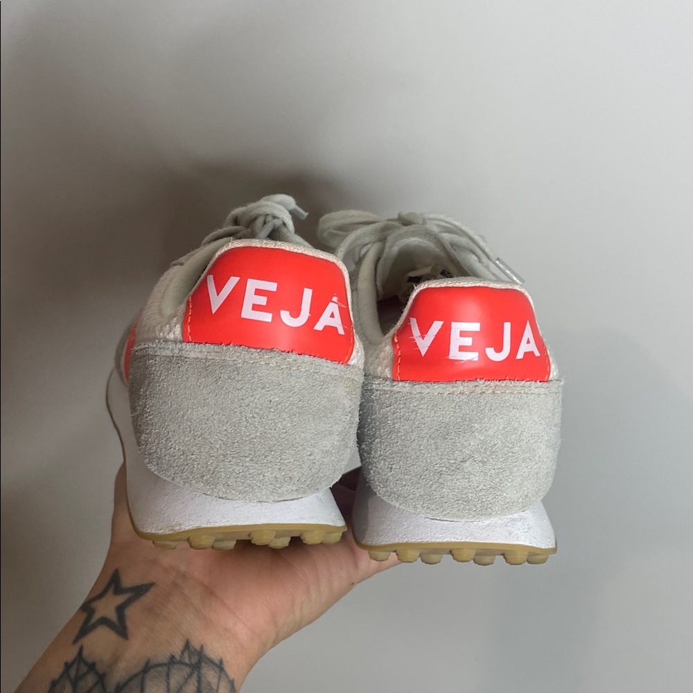 Sold Veja | Women’s Rio Branco Hexamesh Sneakers in Gravel Orange Grey Size 6 - Picture 4 of 7